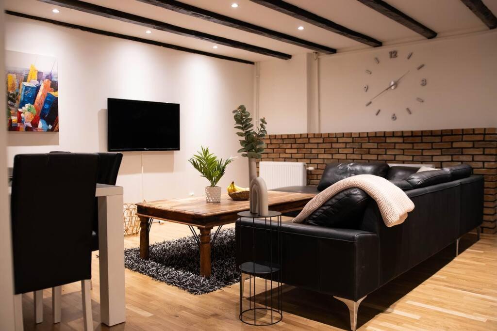 Historical Malt Factory Apartment, 6 Bedrooms, Sleeps 12 , Hot Tub Helsingborg Zewnętrze zdjęcie